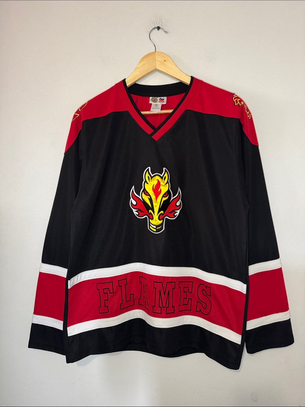 Vintage Calgary Flames Blasty Jersey / NHL / Kids XL